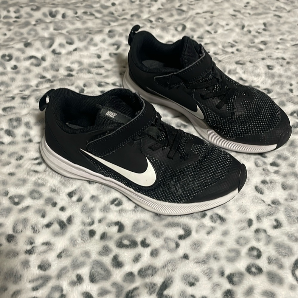 Used Nike shoes size 1.5 boys
